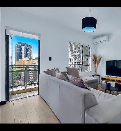 2 Bedroom 2 Bath Luxury - Sandton Cbd 约翰内斯堡 外观 照片