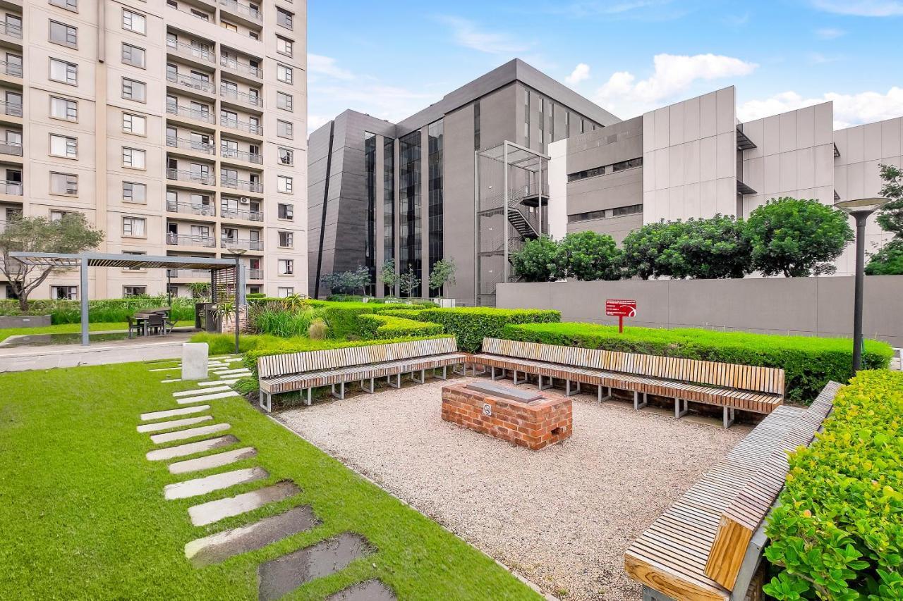 2 Bedroom 2 Bath Luxury - Sandton Cbd 约翰内斯堡 外观 照片
